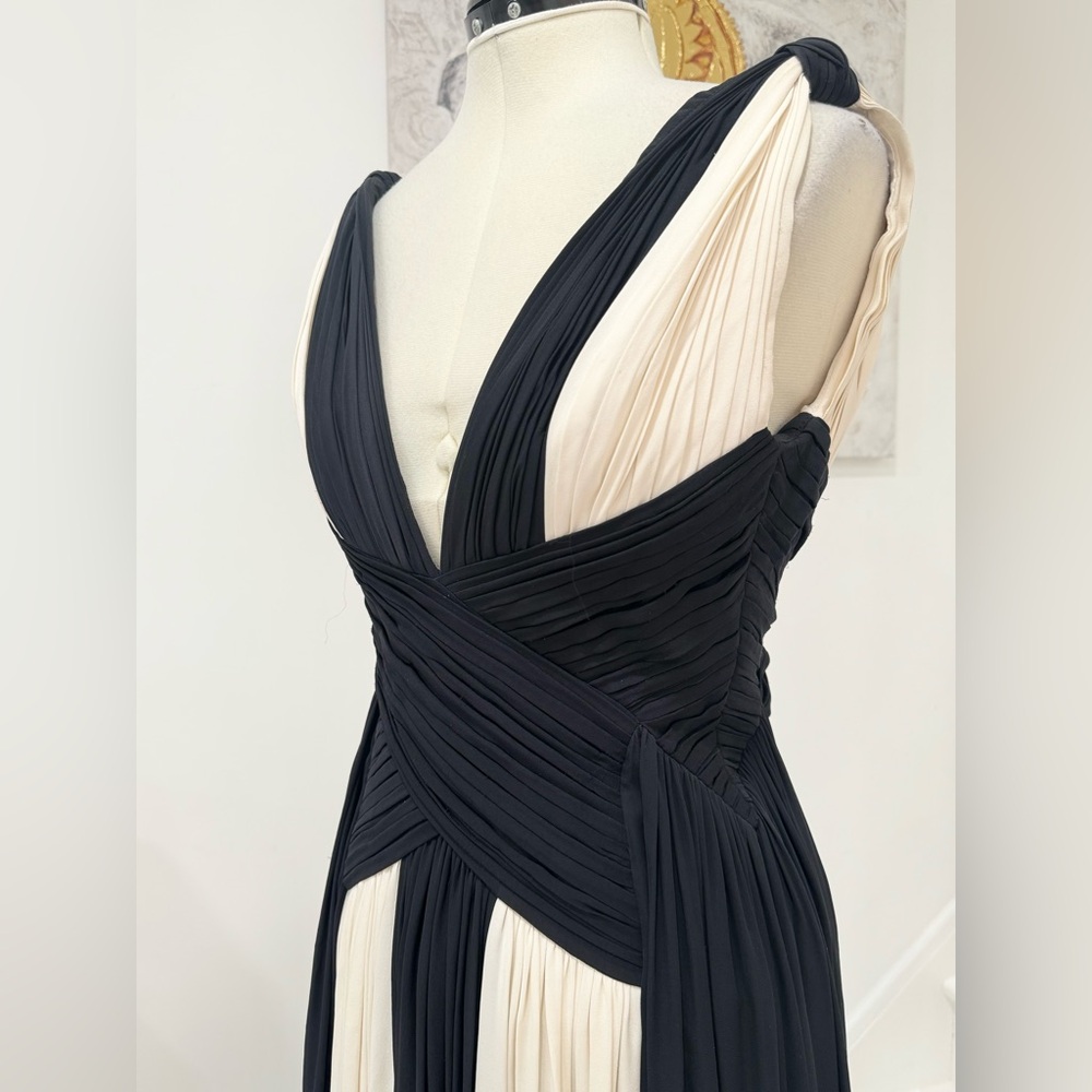 ZUHAIR MURAD Pleated two-tone crepe gown black/white maxi dress - Picture 9 of 12